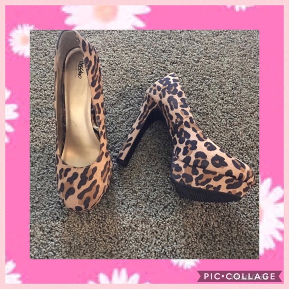 Mossimo Supply Co. Shoes - Mossimo Platform Pumps